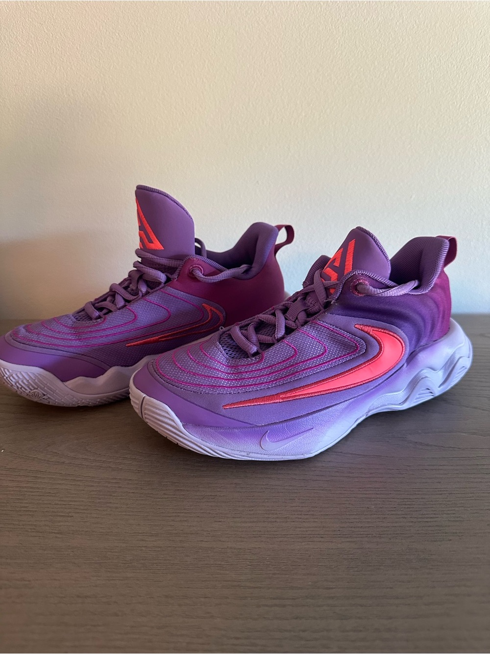 Nike Giannis Girls Basketball Shoes - Picture 3 of 6